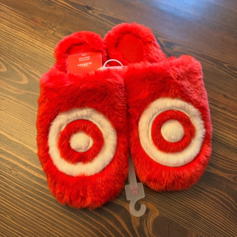 Adult Bullseye Scuff Slippers - Wondershop™
Red M